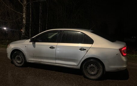 Skoda Rapid I, 2014 год, 300 000 рублей, 2 фотография