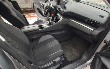 Peugeot 3008 II, 2019 год, 1 520 000 рублей, 10 фотография