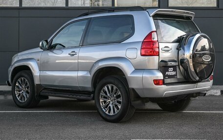 Toyota Land Cruiser Prado 120 рестайлинг, 2004 год, 1 779 000 рублей, 2 фотография