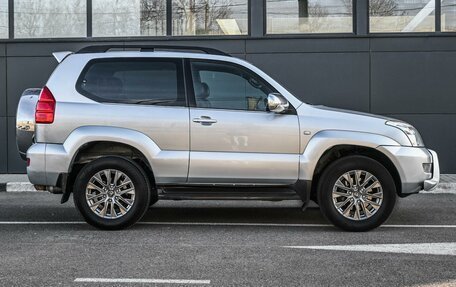 Toyota Land Cruiser Prado 120 рестайлинг, 2004 год, 1 779 000 рублей, 5 фотография