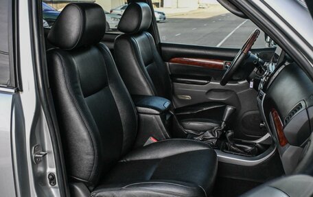 Toyota Land Cruiser Prado 120 рестайлинг, 2004 год, 1 779 000 рублей, 7 фотография