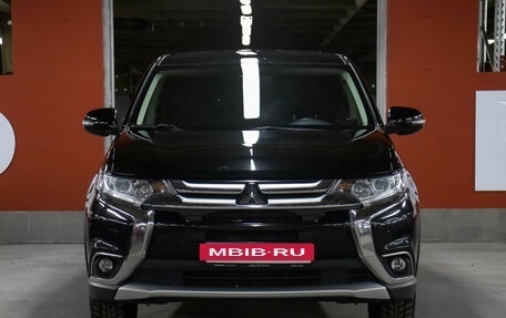 Mitsubishi Outlander III рестайлинг 3, 2016 год, 1 698 000 рублей, 2 фотография