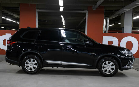 Mitsubishi Outlander III рестайлинг 3, 2016 год, 1 698 000 рублей, 4 фотография