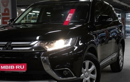 Mitsubishi Outlander III рестайлинг 3, 2016 год, 1 698 000 рублей, 18 фотография