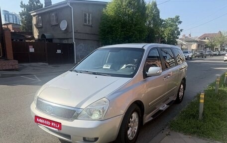 KIA Carnival III, 2010 год, 1 590 000 рублей, 3 фотография