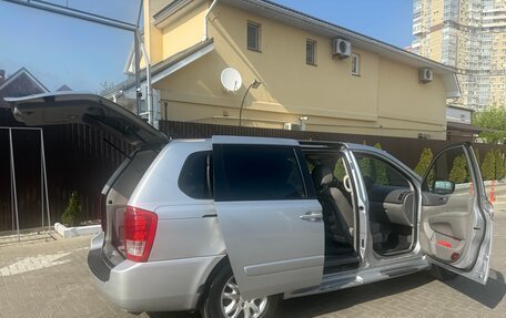 KIA Carnival III, 2010 год, 1 590 000 рублей, 10 фотография