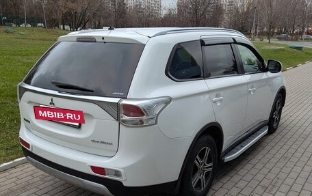 Mitsubishi Outlander III рестайлинг 3, 2014 год, 1 490 000 рублей, 5 фотография