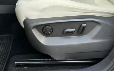 Volkswagen Tiguan II, 2018 год, 3 345 000 рублей, 19 фотография