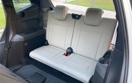 Volkswagen Tiguan II, 2018 год, 3 345 000 рублей, 31 фотография