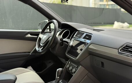 Volkswagen Tiguan II, 2018 год, 3 345 000 рублей, 27 фотография