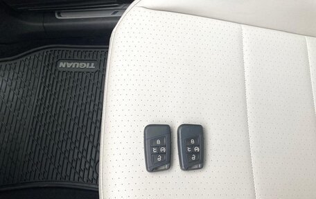 Volkswagen Tiguan II, 2018 год, 3 345 000 рублей, 40 фотография