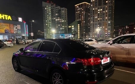 Volkswagen Jetta VI, 2013 год, 800 000 рублей, 7 фотография