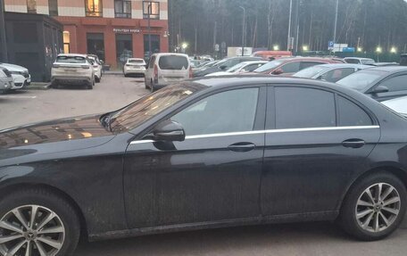 Mercedes-Benz E-Класс, 2019 год, 1 900 000 рублей, 3 фотография