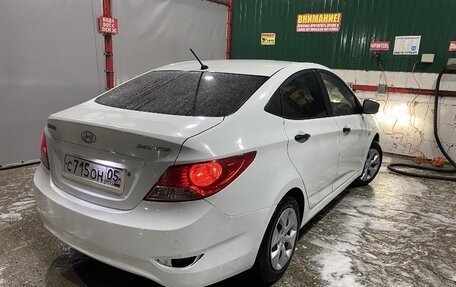 Hyundai Solaris II рестайлинг, 2013 год, 610 000 рублей, 4 фотография