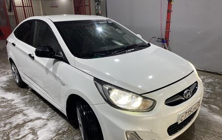 Hyundai Solaris II рестайлинг, 2013 год, 610 000 рублей, 2 фотография