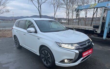 Mitsubishi Outlander III рестайлинг 3, 2015 год, 1 580 000 рублей, 6 фотография