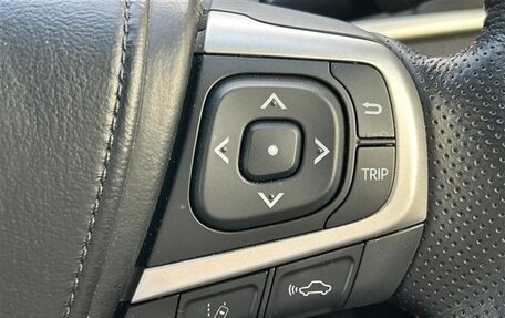 Toyota Harrier, 2019 год, 2 200 000 рублей, 12 фотография