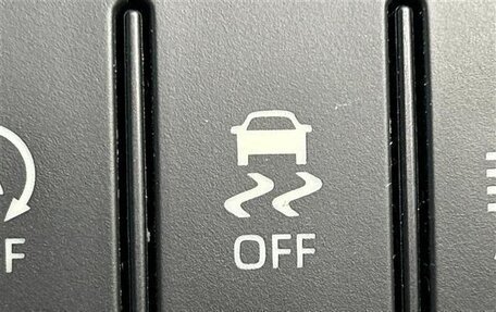 Toyota Harrier, 2019 год, 2 200 000 рублей, 21 фотография