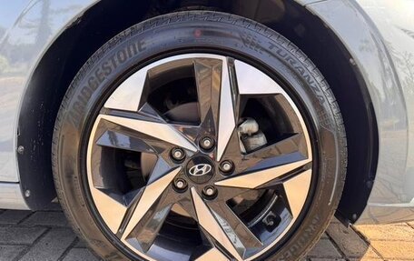 Hyundai Elantra, 2022 год, 1 520 000 рублей, 14 фотография