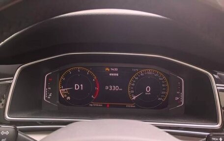 Volkswagen Tiguan II, 2022 год, 1 800 000 рублей, 10 фотография