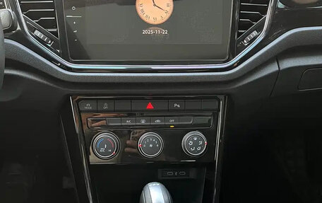 Volkswagen T-Roc I, 2022 год, 1 330 000 рублей, 13 фотография