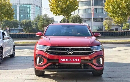 Volkswagen T-Roc I, 2022 год, 1 315 000 рублей, 2 фотография