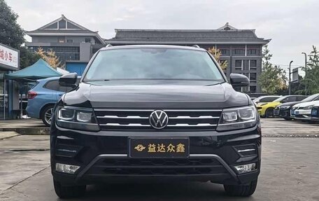 Volkswagen Tiguan II, 2021 год, 2 230 000 рублей, 2 фотография