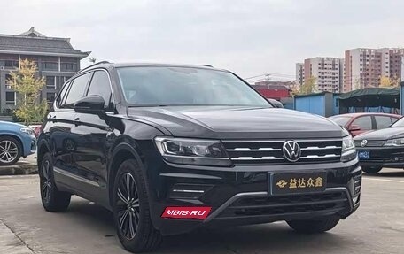 Volkswagen Tiguan II, 2021 год, 2 230 000 рублей, 1 фотография