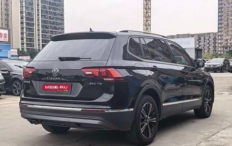 Volkswagen Tiguan II, 2021 год, 2 230 000 рублей, 6 фотография