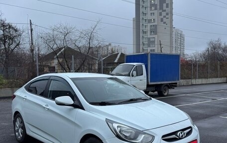 Hyundai Solaris II рестайлинг, 2011 год, 710 000 рублей, 1 фотография