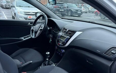 Hyundai Solaris II рестайлинг, 2011 год, 710 000 рублей, 4 фотография