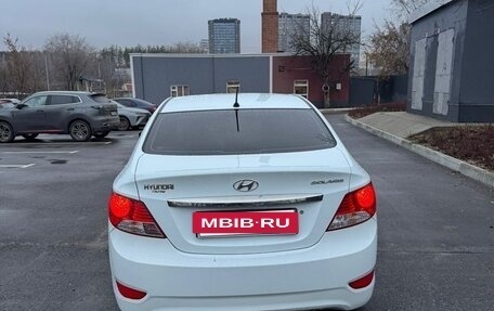 Hyundai Solaris II рестайлинг, 2011 год, 710 000 рублей, 6 фотография