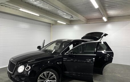 Bentley Bentayga I, 2017 год, 11 900 000 рублей, 13 фотография