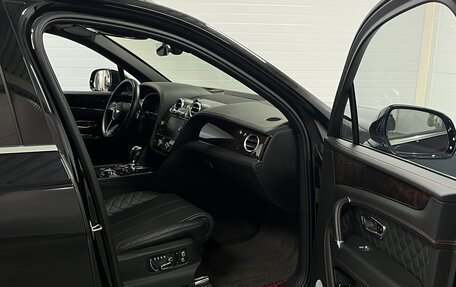 Bentley Bentayga I, 2017 год, 11 900 000 рублей, 28 фотография