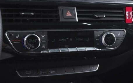 Audi A4, 2017 год, 2 430 000 рублей, 14 фотография