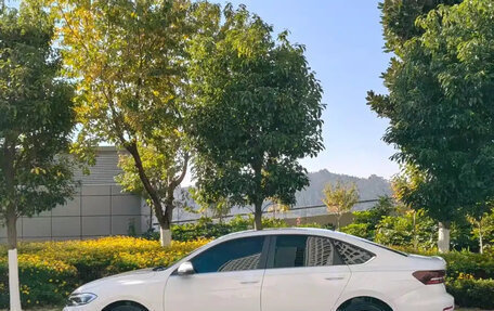 Volkswagen Lavida, 2022 год, 1 850 000 рублей, 4 фотография