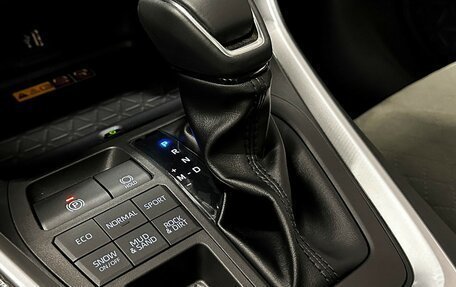 Toyota RAV4, 2025 год, 3 967 000 рублей, 28 фотография