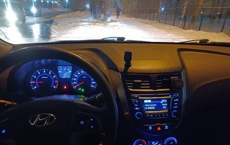 Hyundai Solaris II рестайлинг, 2016 год, 1 350 000 рублей, 4 фотография