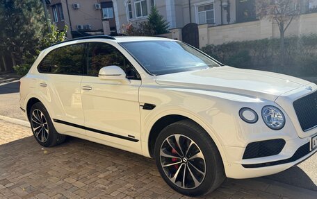 Bentley Bentayga I, 2018 год, 10 000 000 рублей, 7 фотография