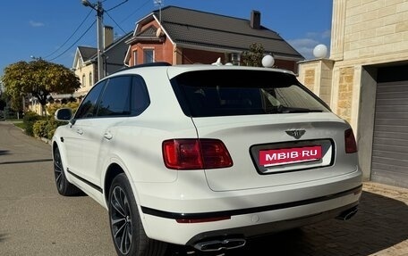 Bentley Bentayga I, 2018 год, 10 000 000 рублей, 5 фотография