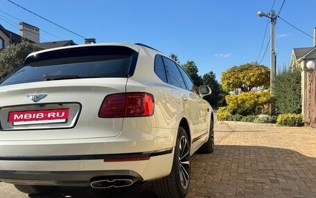 Bentley Bentayga I, 2018 год, 10 000 000 рублей, 4 фотография