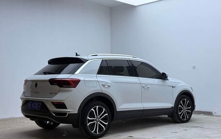 Volkswagen T-Roc I, 2022 год, 1 870 000 рублей, 4 фотография