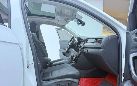 Volkswagen T-Roc I, 2022 год, 1 870 000 рублей, 10 фотография