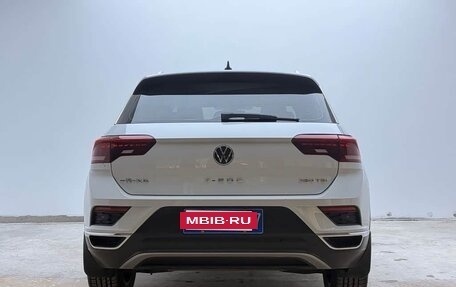 Volkswagen T-Roc I, 2022 год, 1 870 000 рублей, 6 фотография