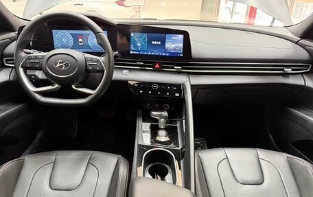 Hyundai Elantra, 2025 год, 2 000 000 рублей, 3 фотография