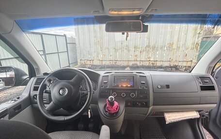 Volkswagen Caravelle T5, 2013 год, 1 690 000 рублей, 12 фотография