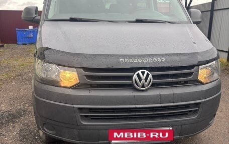 Volkswagen Caravelle T5, 2013 год, 1 690 000 рублей, 4 фотография