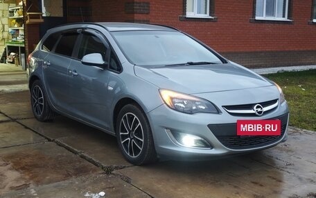 Opel Astra J, 2012 год, 800 000 рублей, 2 фотография