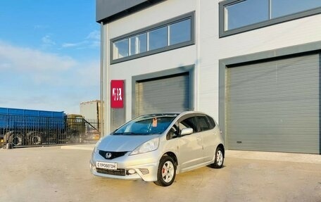 Honda Fit III, 2010 год, 859 000 рублей, 2 фотография