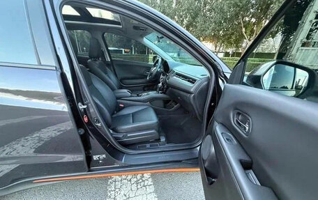 Honda Vezel, 2022 год, 1 360 000 рублей, 7 фотография